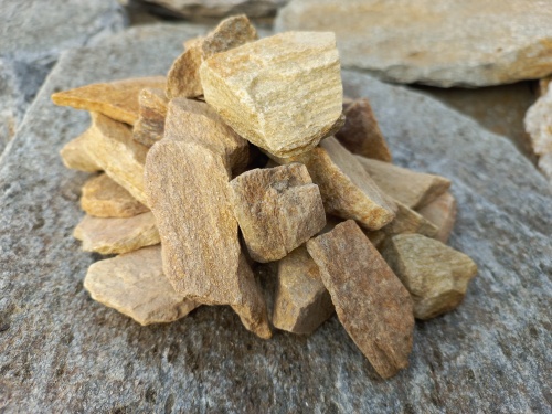 Златолит жёлтый декоративная каменная крошка купить в Нижней Салде