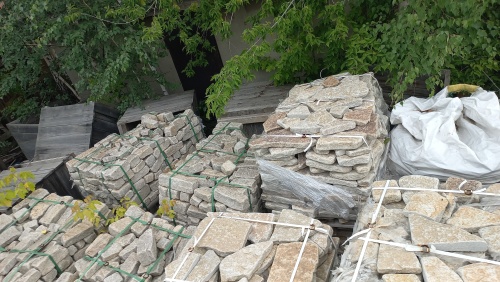 Гранитный плитняк галтованный для мощения купить в Нижней Салде