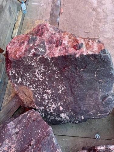 Камни для ландшафтного дизайна красно-фиолетовые 10-60 килограмм купить в Нижней Салде