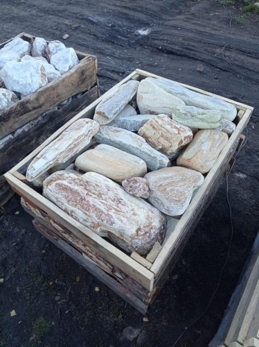 Златолит жёлтый, жёлто-зелёный глыбки и валуны для ланшафтного дизайна купить в Нижней Салде