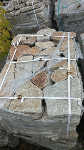 Плитняк галтованный гранитный для ландшафтного дизайна купить в Нижней Салде