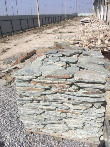 Златолит серебристый галтованный для лестниц купить в Нижней Салде